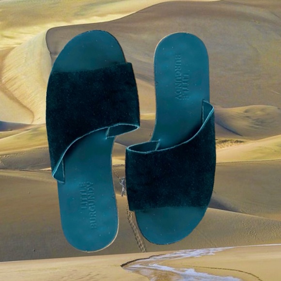 Little burgundy black suede asymmetrical sandals -size 6 us - Picture 3 of 3